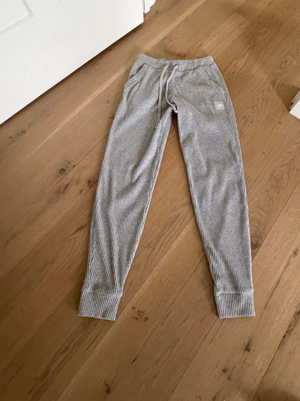 Alo Yoga Muse Ribbed GRAY Jogger Pants Women xs xsmall - Picture 11 of 11